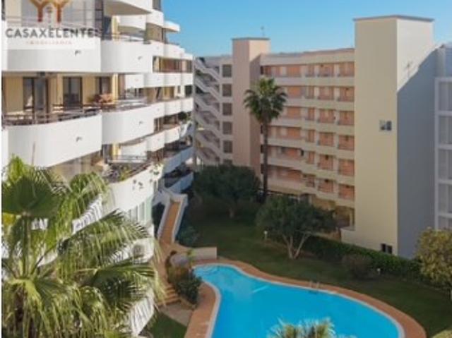 T2 com Piscina, Garagem e Duas Varandas no Coração de Vilamoura