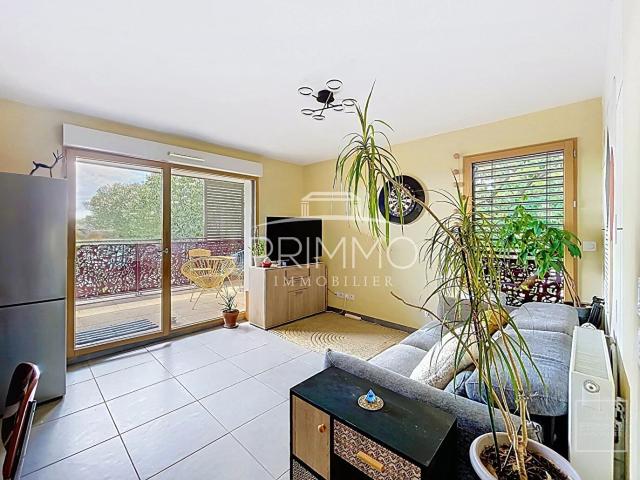 BRON, T2, 45.2m², DERNIER ETAGE AVEC TERRASSE