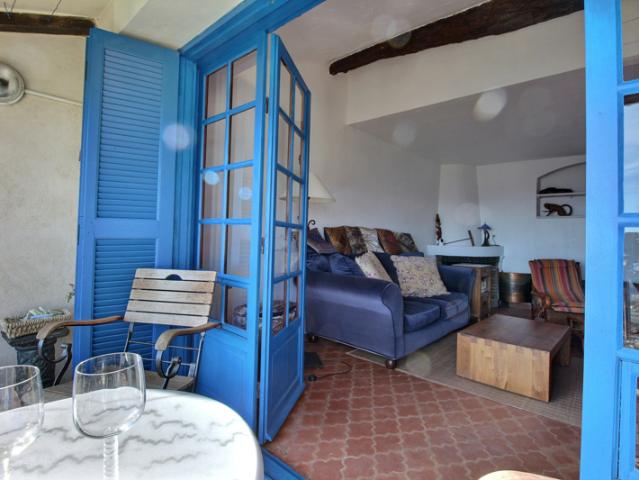 T2, Authentique maison de village avec vue mer