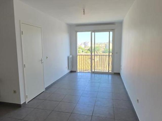 T2 avec ascenseur et box en supplément