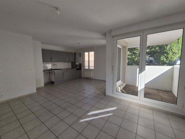 T2 avec balcon et garage