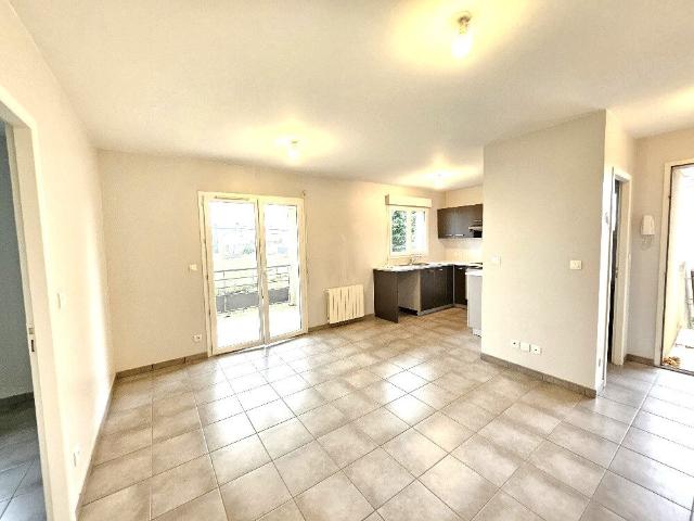 T2 avec balcon et garage 69510 SOUCIEU EN JARREST