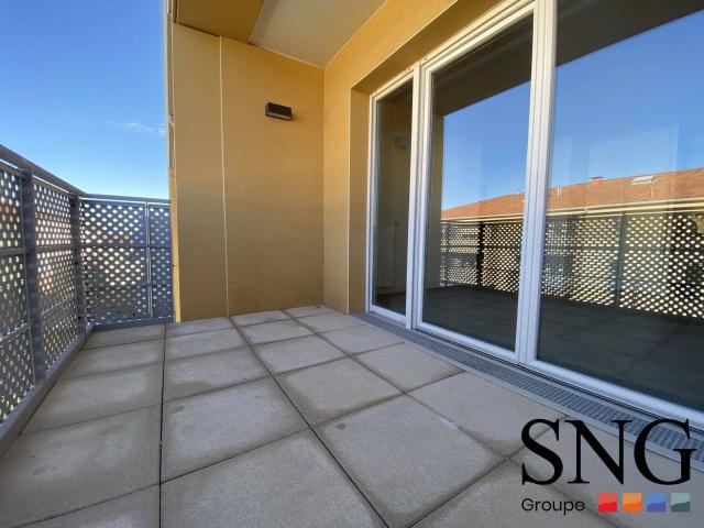 T2 AVEC BALCON ET PARKING