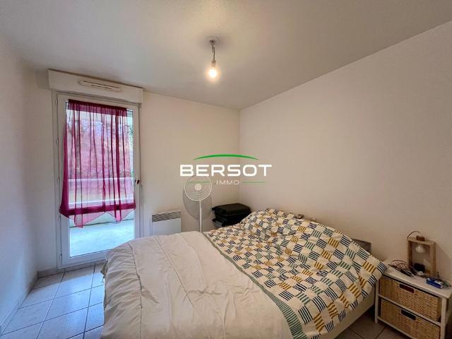T2 avec grand balcon, piscine et parking Quartier Bregille