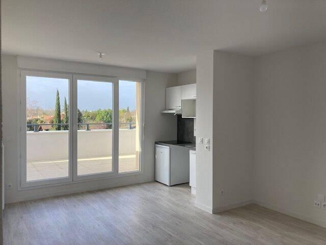 T2 avec grande terrasse 44 m2 et place de parking