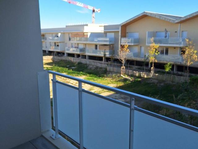 T2 AVEC TERRASSE ET PKG