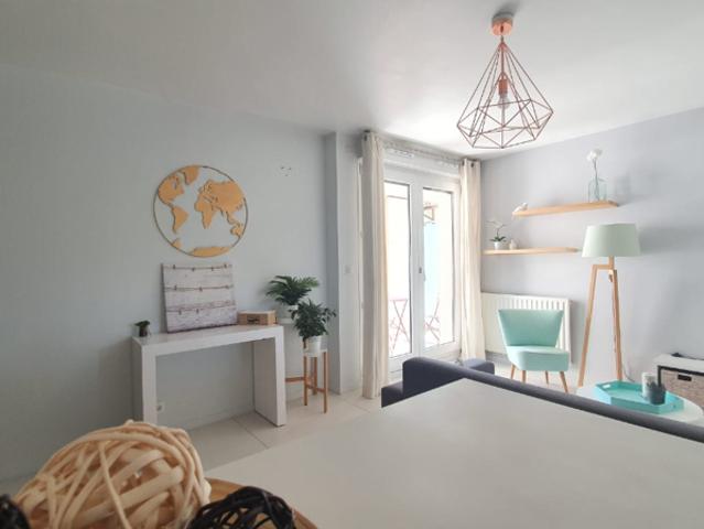 T2 Bis 48.80m² Meublé Terrasse, Parking