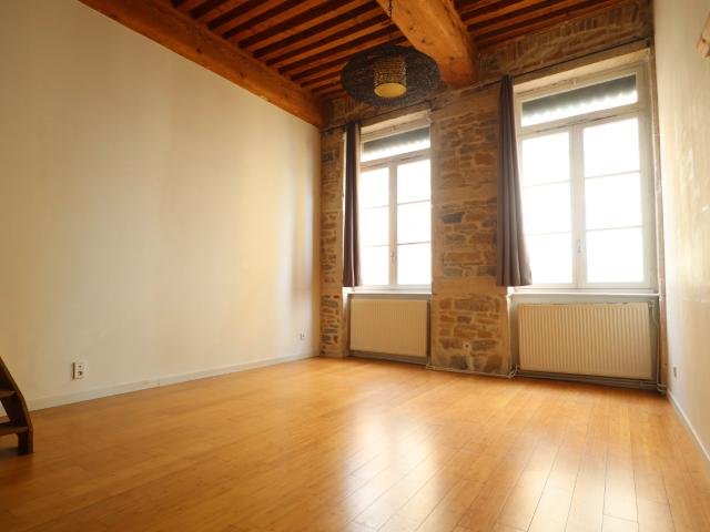 T2 BIS 72 M2 AVEC VUE