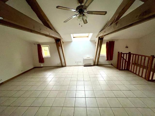 T2 bis en duplex avec jardin privatif, climatisation et stationn