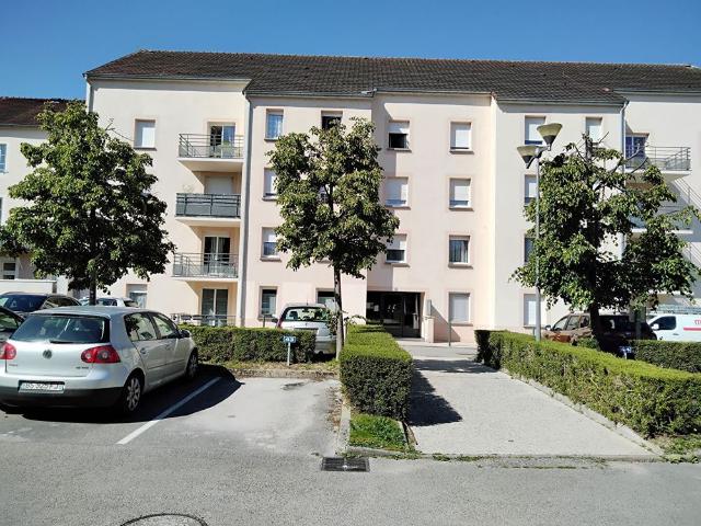 T2 bis en R�sidence centre ville avec petit jardin et parking privatif