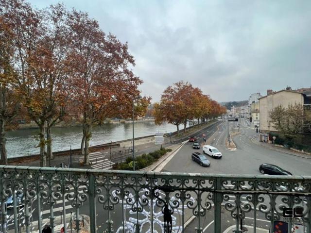 T2 bis LYON 9 QUAI DE SAONE 75M² AVCE BALCON