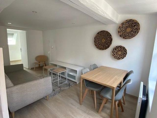 T2 BIS MEUBLE, rue Doudin – Vieux Lille réf G472 2