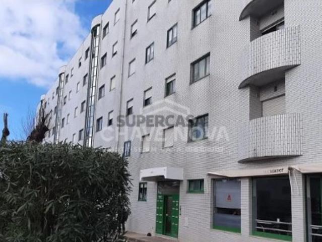 T2 c/ Lugar de Garagem e Arrumos em Gondomar
