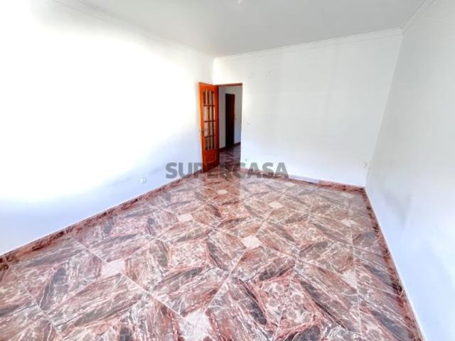 T2 Cacém de Cima Loja do Cidadão