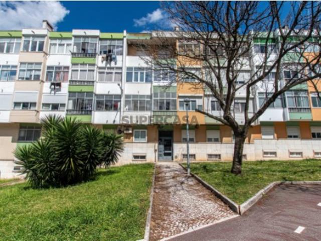 T2 Cacém junto ao LIDL