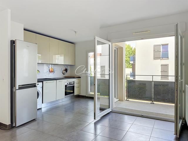T2 Centre Bourg Chessy De 40.33m2 Avec Place De Parking En S. 40m² Chessy