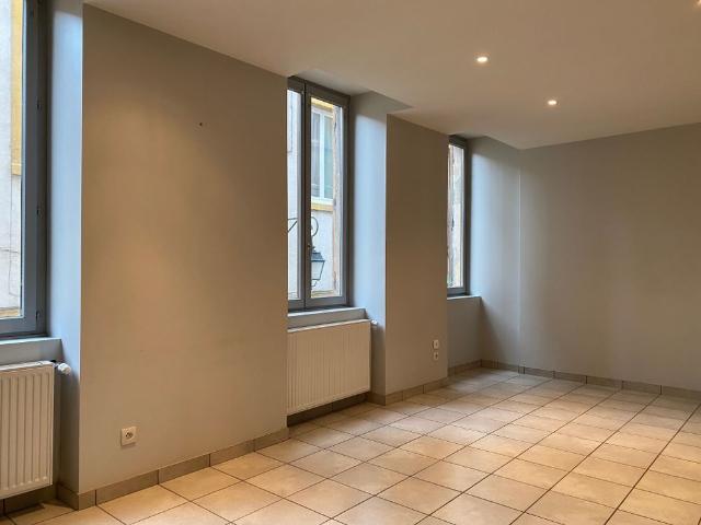 T2 CENTRE VILLE TARARE