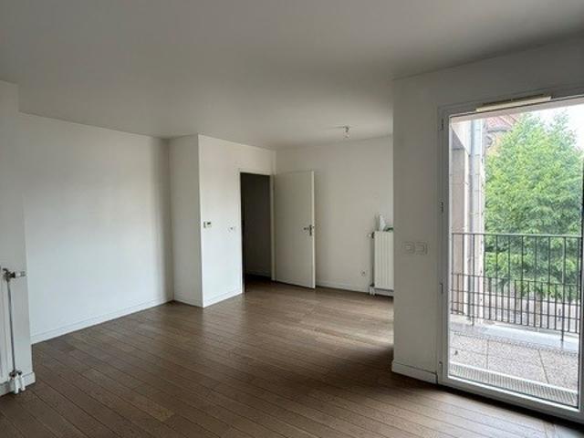 T2 CHAVILLE A207 IMMEUBLE RECENT