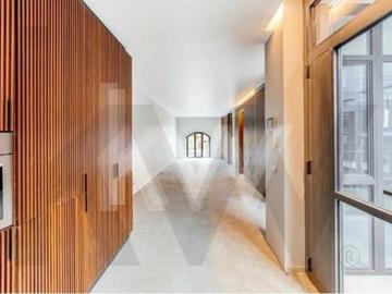 T2 Citadino Novo, na Av 24 de Julho. A Passos do Tejo, em Prédio com Piscina e Elevador!