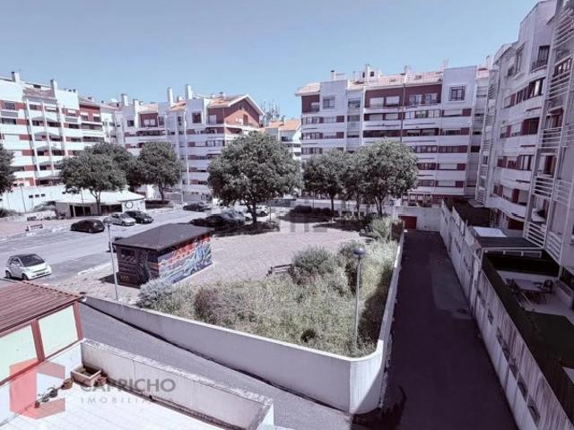 T2 com 100m2 parqueamento na Cavaleira em Sintra
