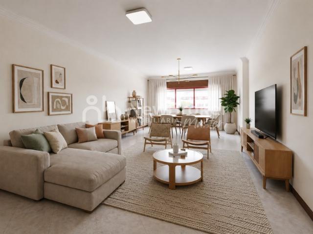 T2 com 100m², Varanda e Garagem | Mem Martins | Excelente Oportunidade