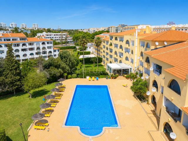 T2 com 95 m² em Albufeira, Condomínio com Piscina, Arrecadaç. 77m² Albufeira e Olhos de Água
