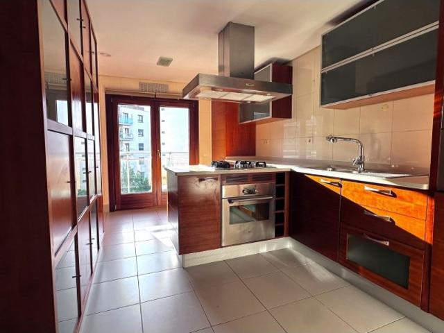 T2 com Box 25m2 Colinas do Cruzeiro, Odivelas