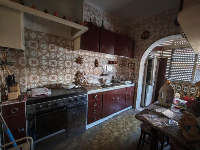 T2 com boas áreas, varanda, e perto de transportes, Excelente oportunidade