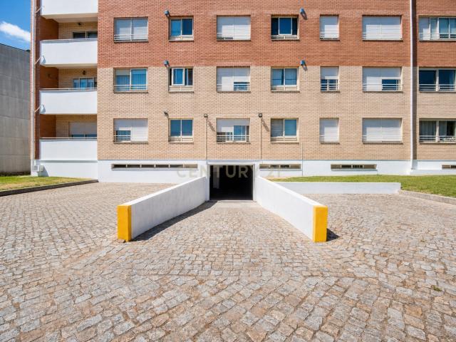 T2 com garagem, arrumos e jardim Perafita, Matosinhos