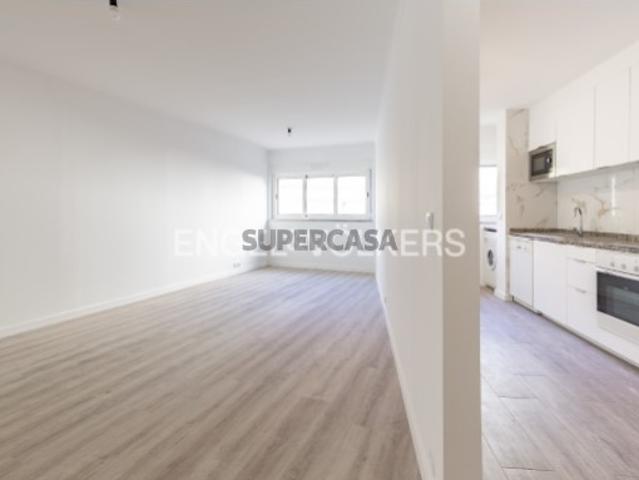 T2 com Garagem e Remodelação Total nas Olaias