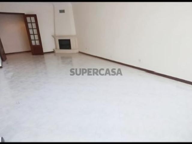 T2 com Garagem, Elevador e Lareira, Algueirão Mem Martins!