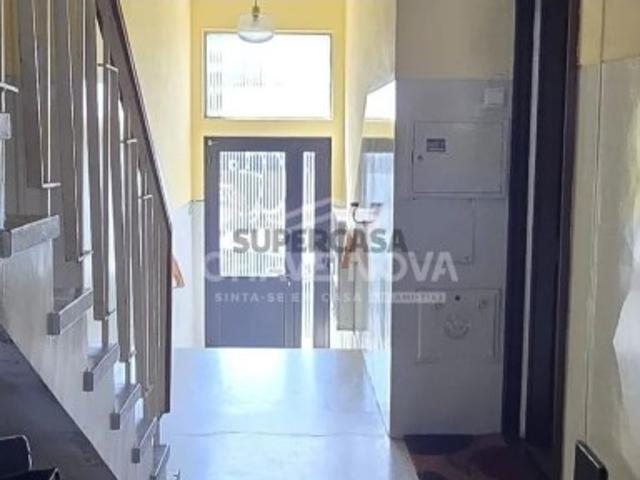T2 com Duas Frentes, Varandas e Anexo | Rua da Alegria | Porto