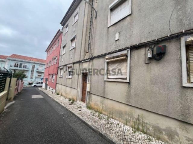 T2 com Sotão para reabilitação Falagueira, Amadora