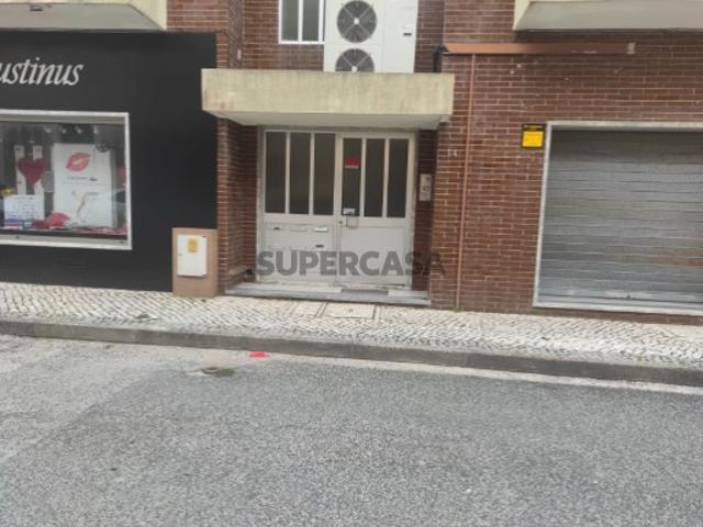 T2 com terraço de 12 m2 no centro do Paião perto das indústrias e praias