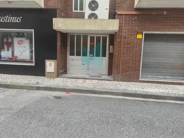 T2 com terraço de 12 m2 no centro do Paião perto das indústrias e praias