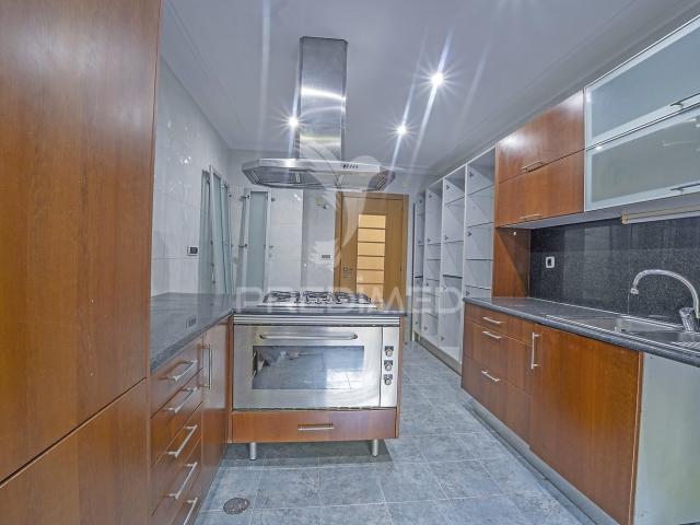 T2 com Piscina no Prestigiado Edifício Varandas da Lezíria | Centro de Vila Franca de Xira
