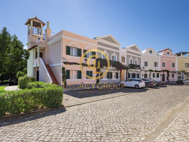 T2 com Rooftop Privativo no prestigiado Old Village – Vilamoura