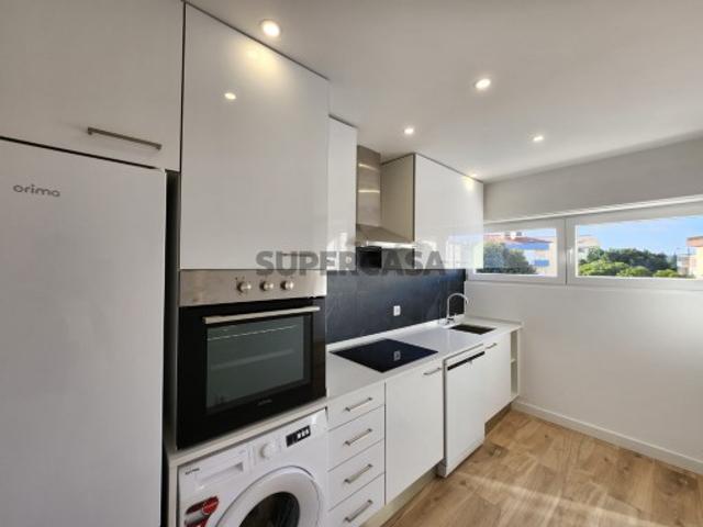 T2 com terraço totalmente remodelado | Amadora
