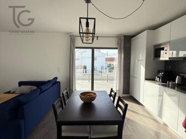 T2 com Terraço e Garagem em Ericeira
