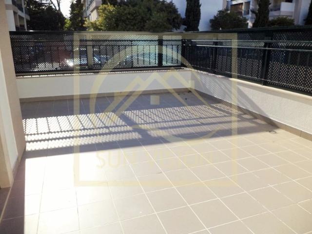 T2 com terraço em Carcavelos perto da Praia
