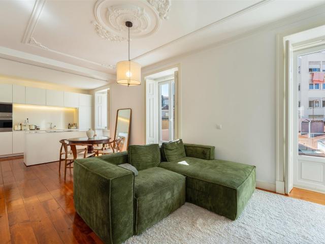 T2 com terraço em prédio de charme 79m² Campo de Ourique