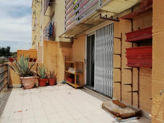 T2 COM TERRAÇO EM APELAÇÃO, LOURES