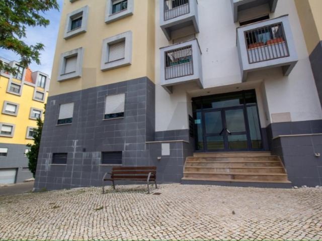 T2 com Terraço Privativo de 42 m² e Garagem Box Santarém Vale de Estacas