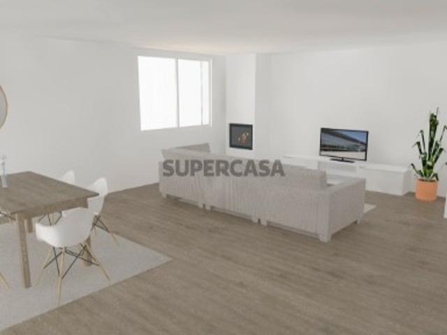 T2 com Varanda, | Garagem | Constância