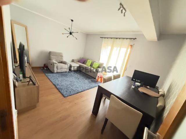 T2 com Vista Mar a 100 Metros da Praia com garagem fechada