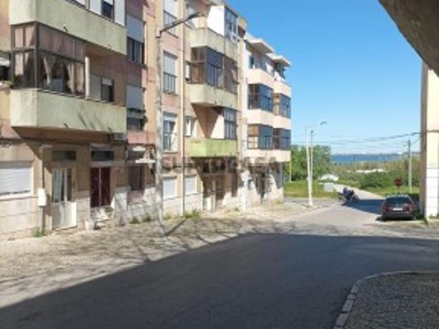 T2 com Vista Rio Lavradio Barreiro