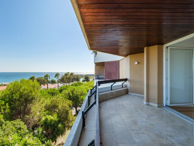 T2 com VISTA + TERRAÇO + 1 GARAGEM + Arrecadação no Alto da Barra Oeiras