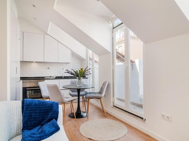 T2, como Novo! 60m2, Varanda c/ Vista Rio, Lisboa 48m² São vicente