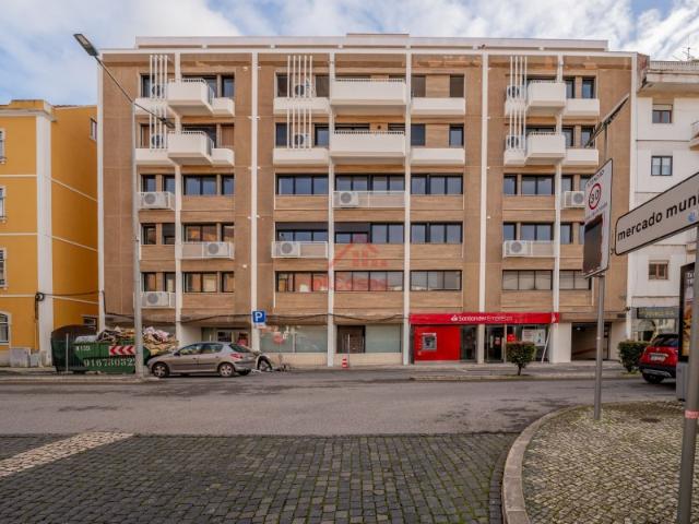 T2 como novo Cozinha totalmente equipada, varanda e parqueamento centro de Torres Vedras!