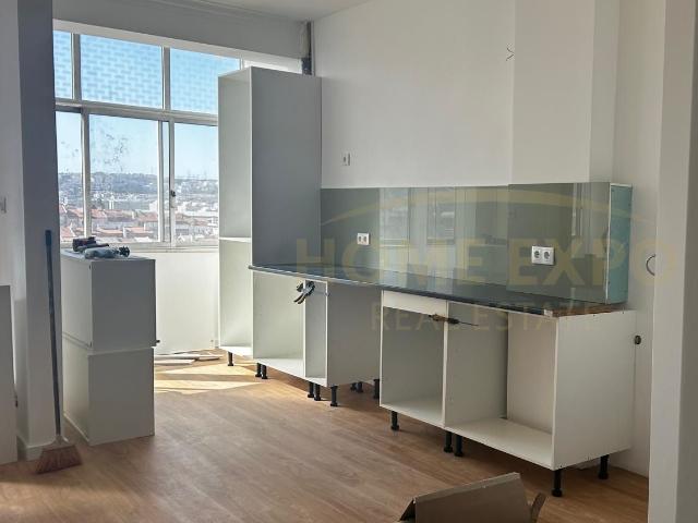 T2 completamente remodelado | Damaia – Amadora